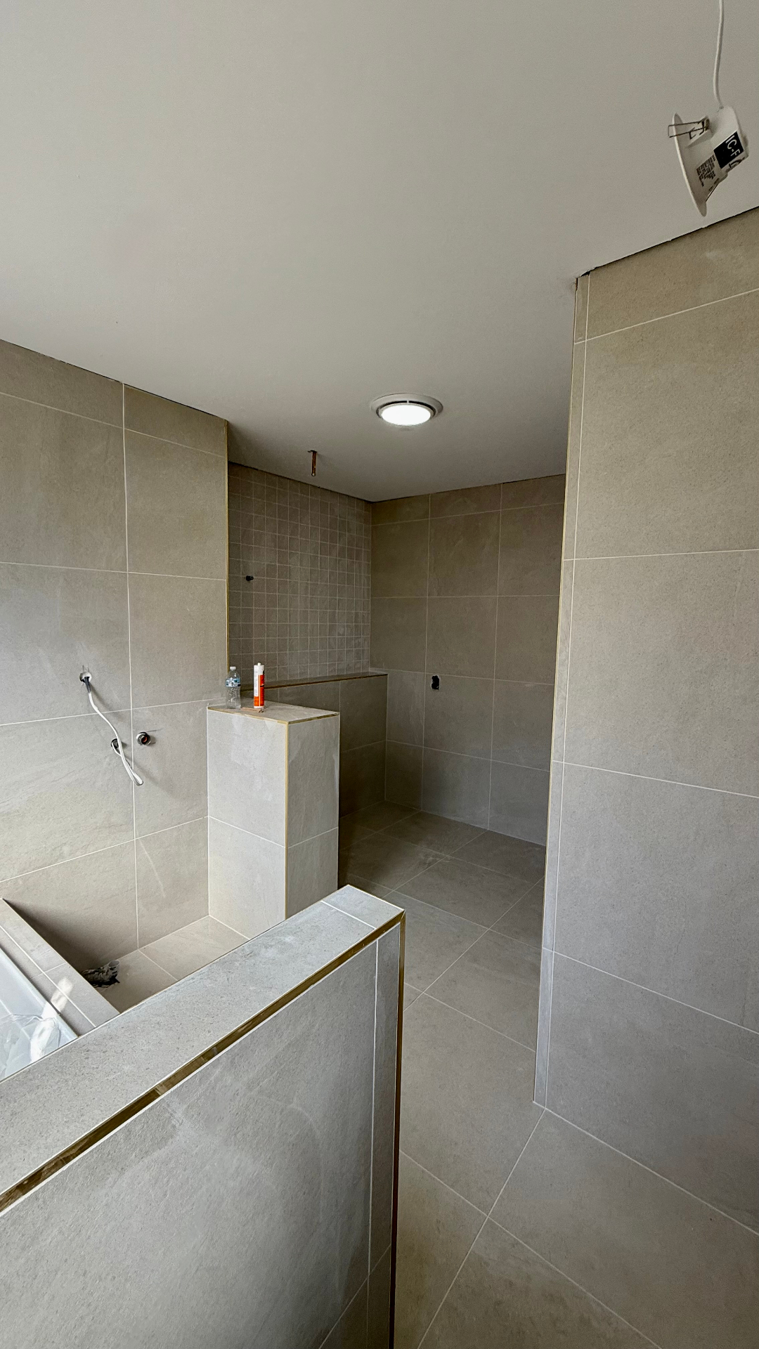 Ensuite Tiling, In Progress