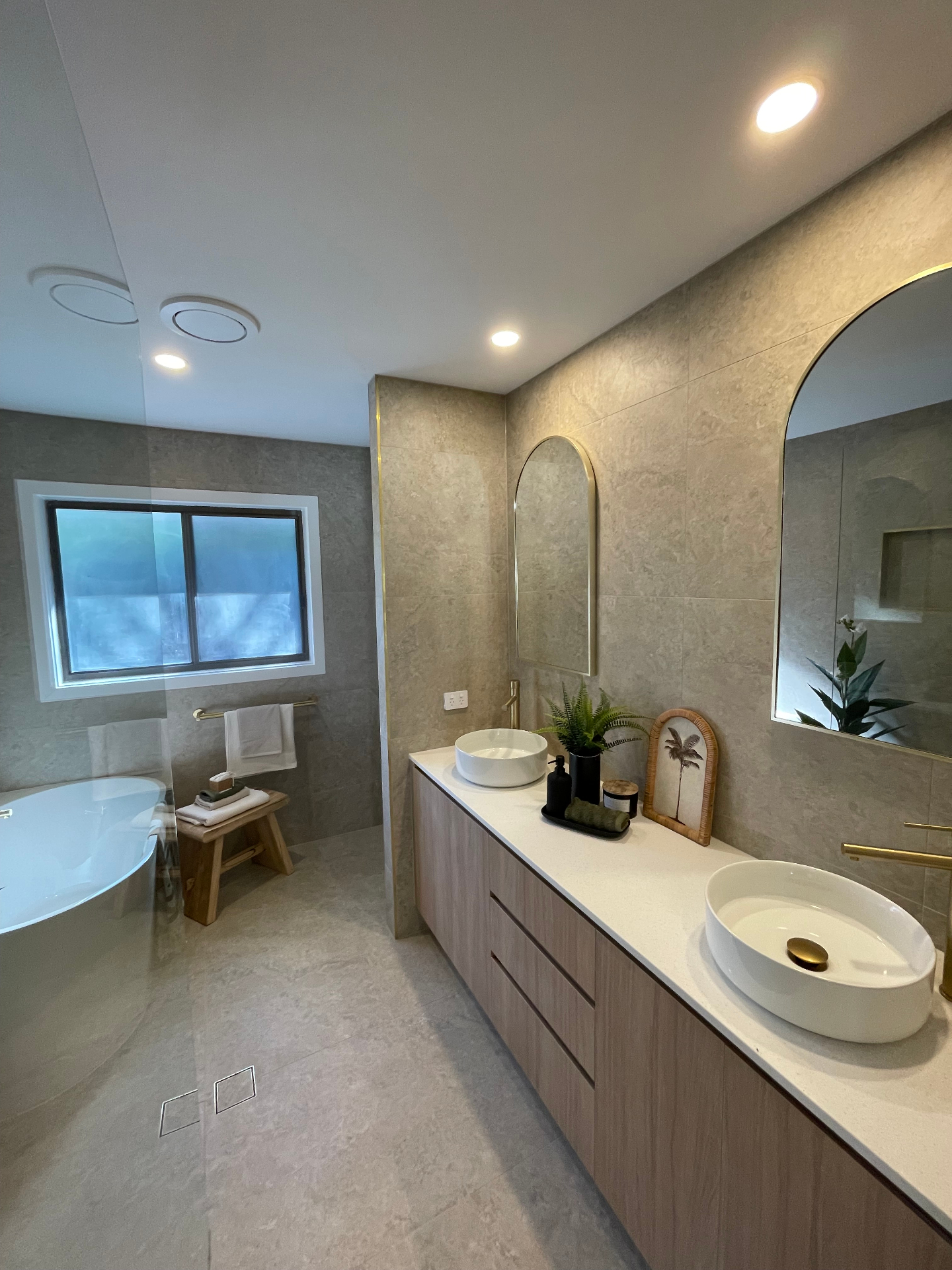 Twin Vanity Ensuite